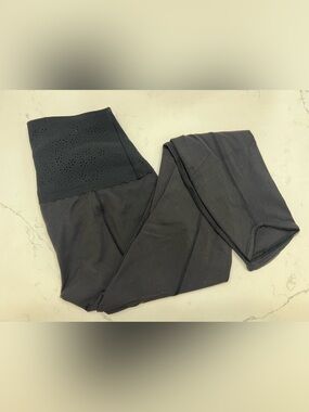 Lululemon Black Leggings, Laser High Rise, Size 6, 27”, GUC, Yoga, Running